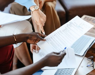 Unleashing the Power of Custom Gifts Advantages Over Off-the-Shelf Purchases