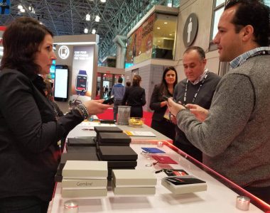 8 popular trade show giveaways