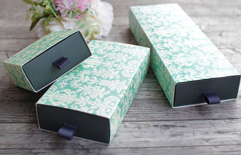 What types of fine paper gift box are available