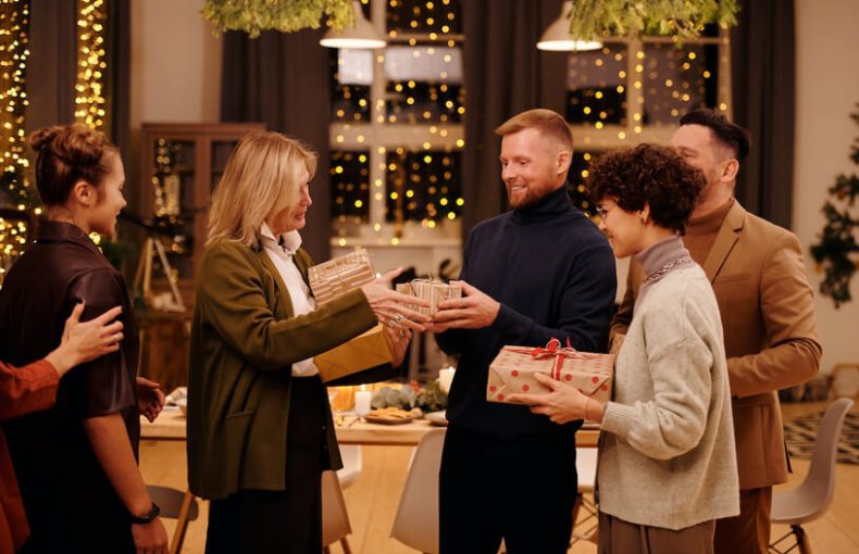 Corporate Gifts for Your Coworkers and Customers