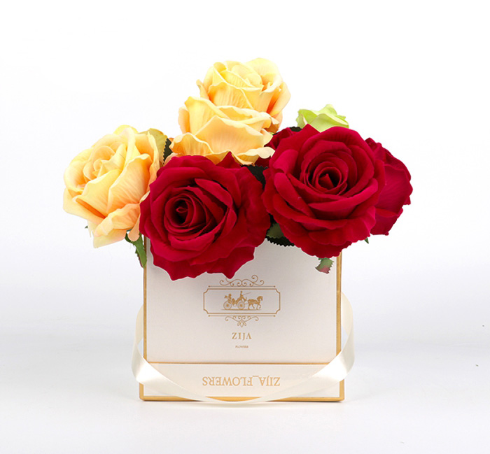 Dazzling Cardboard Flower Boxes Waterproof Square / Round with Ribbon 3 White flowers box