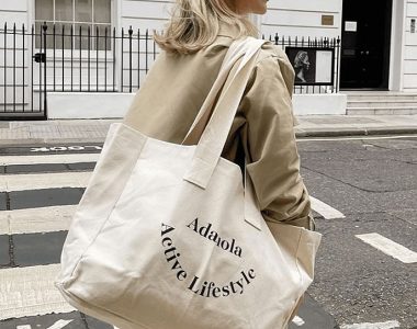 custom gift bags have swiftly become the go-to option for environmentally conscious shoppers