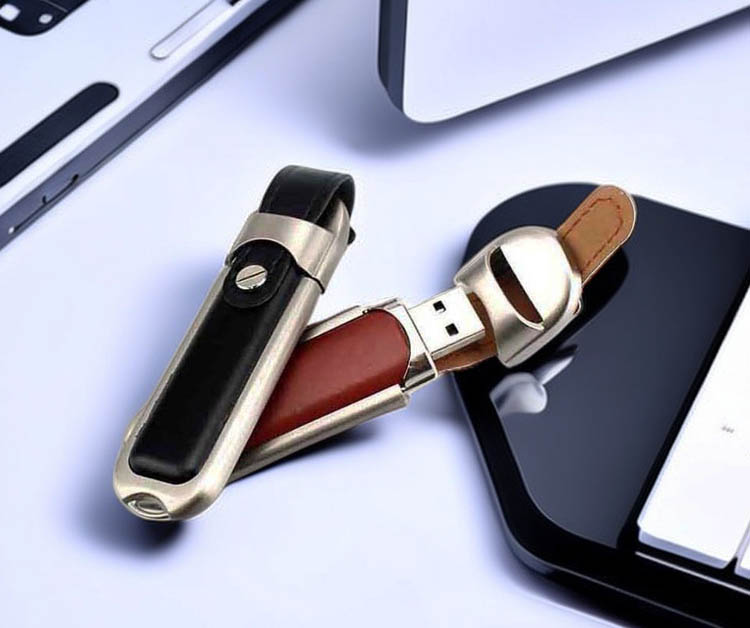 Custom-USB-Drives-The-Executive-Leather-USB-Drive
