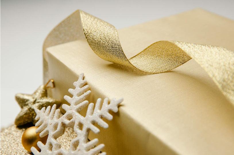 Gift packaging boxes customized to perfection. Discover key considerations for standout designs that resonate with your audience