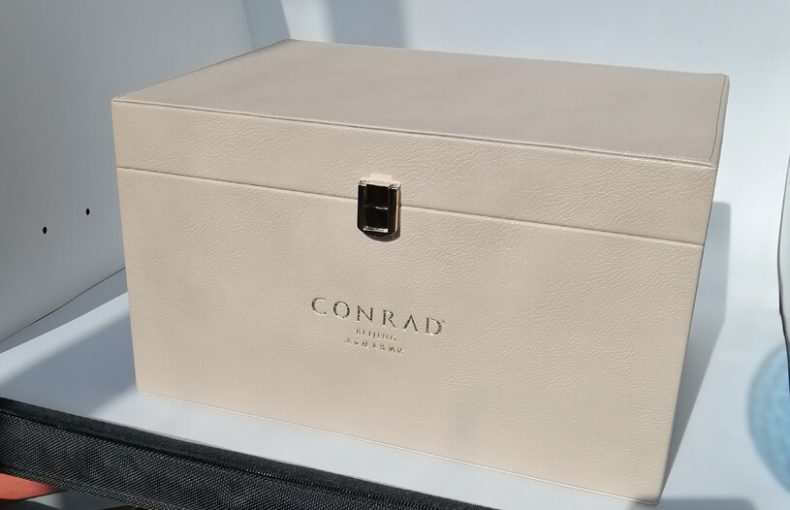 Leather Gift Box for Elegant Food Packaging and Cosmetics Gifts