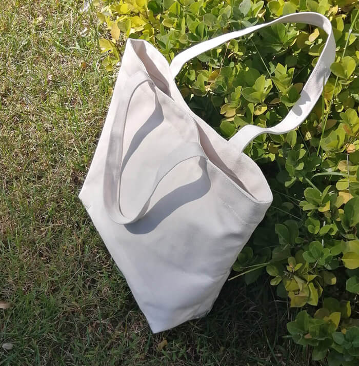 Ordering Corporate Gift Packaging? Read This First! 3 corporate gift packaging personalized canvas tote bags