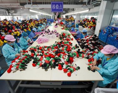 Toy suppliers plush toys production workshop