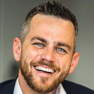 Bulk Plush Toys Buyer Owner