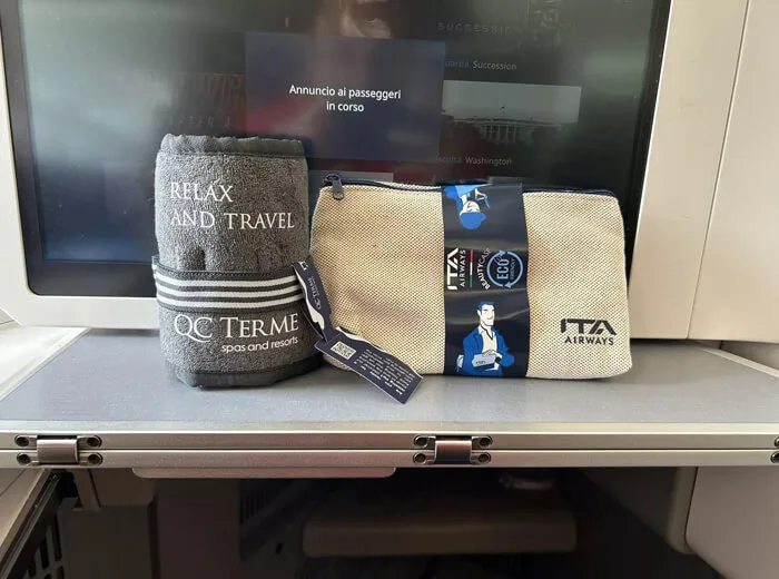 Airline Promotional Gifts Amenity Kit Presentation