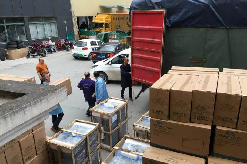 Warehouse Door Loading Manual Export Goods Truck